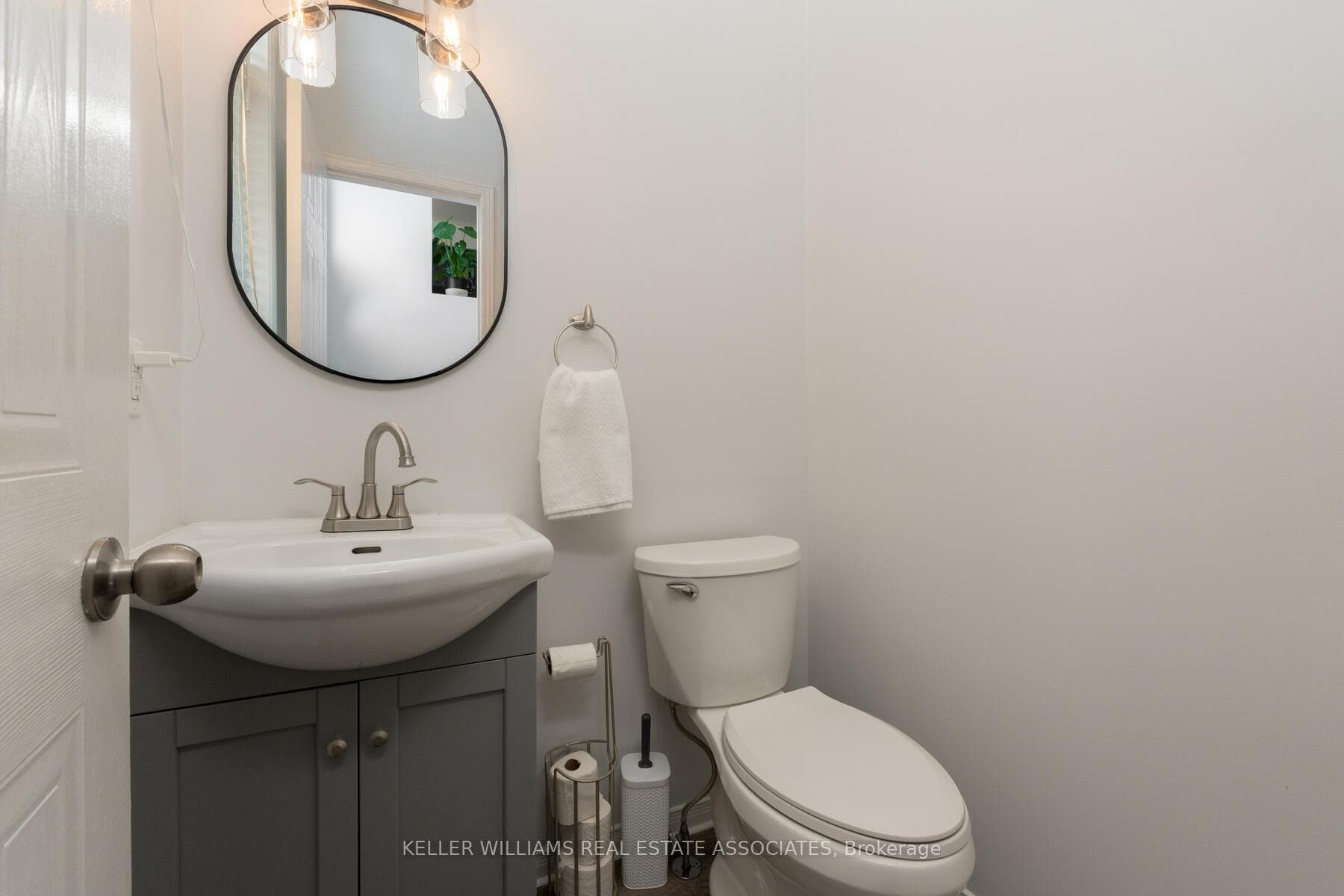 38 Maple Avenue photo 20