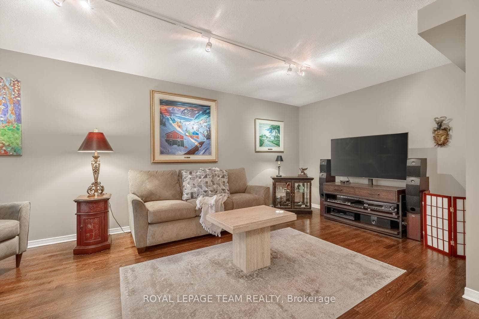 9 BOREALIS Crescent photo 3
