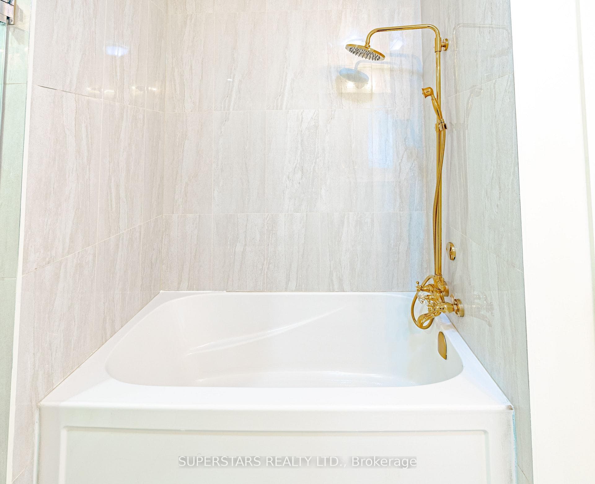 56 Chelliah Court photo 27