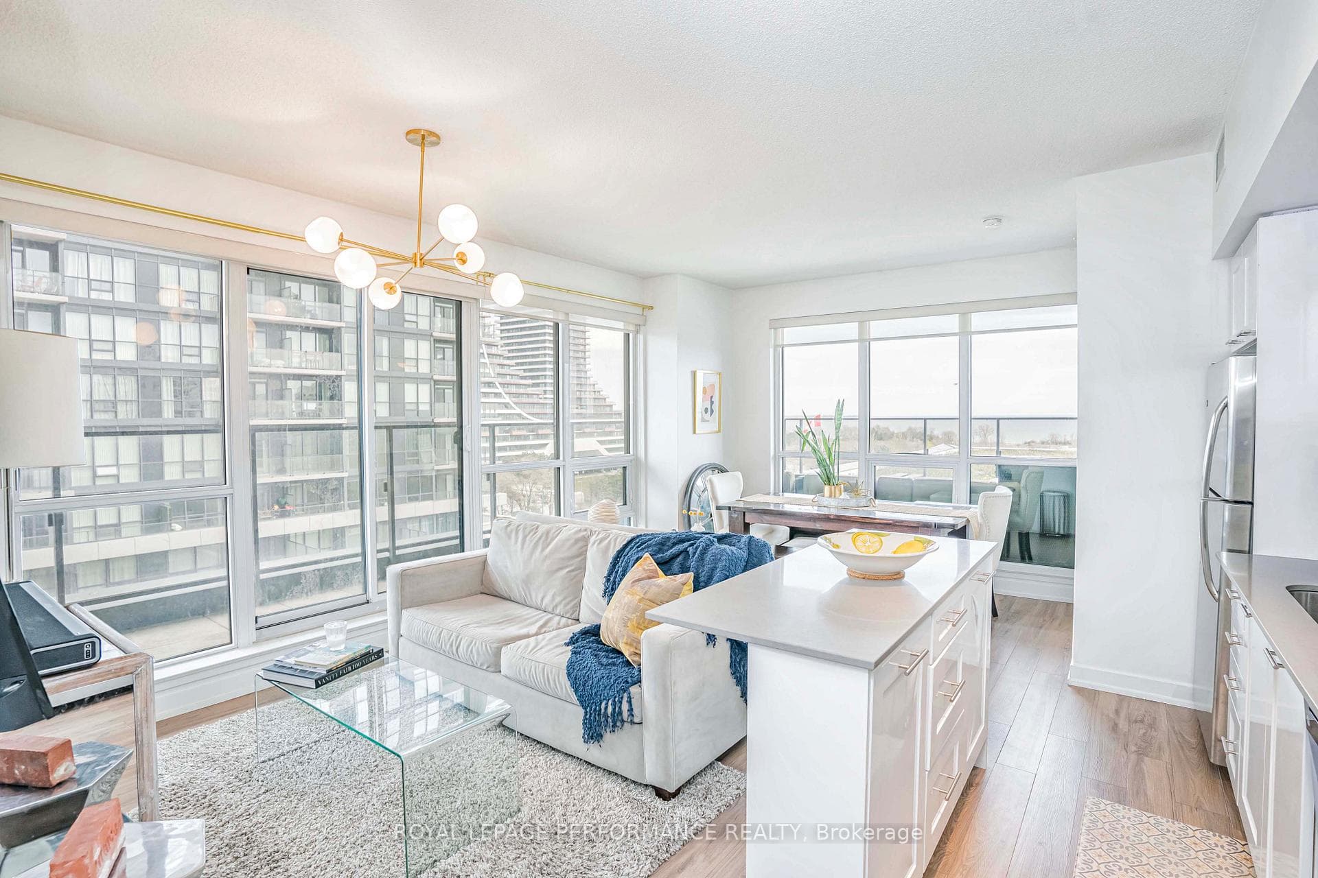 2212 Lake Shore Boulevard Unit 901 photo 3