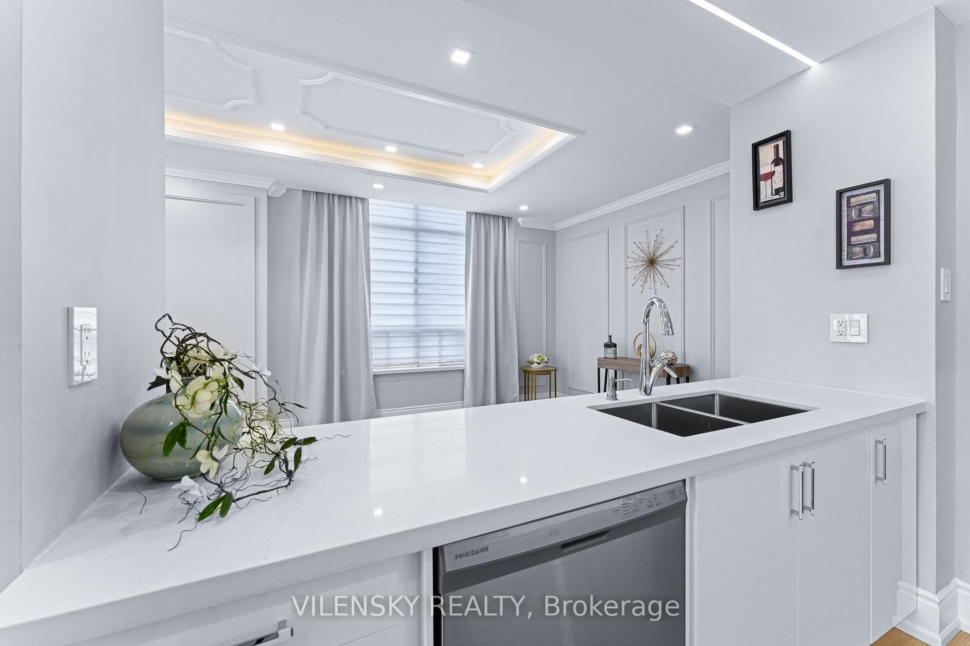 7 Townsgate Drive Unit 1808 photo 15