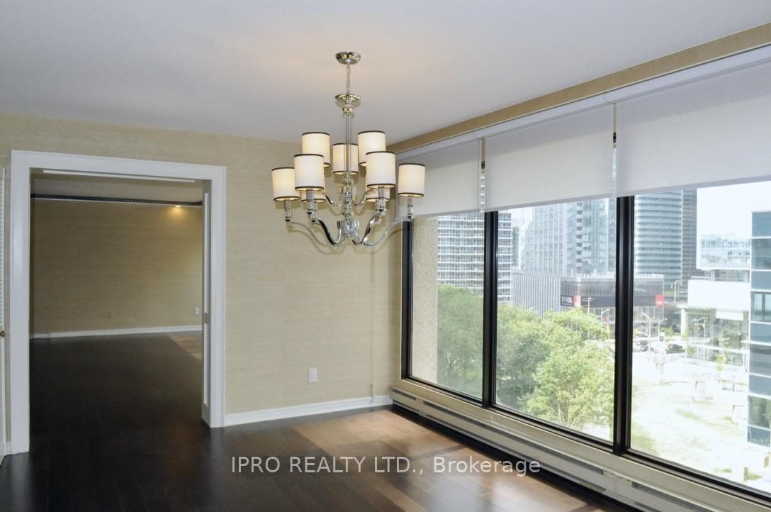 55 Harbour Square Unit 918 photo 6
