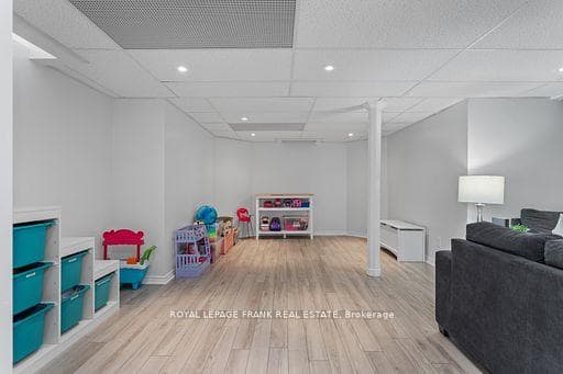 11 Staples Avenue photo 13