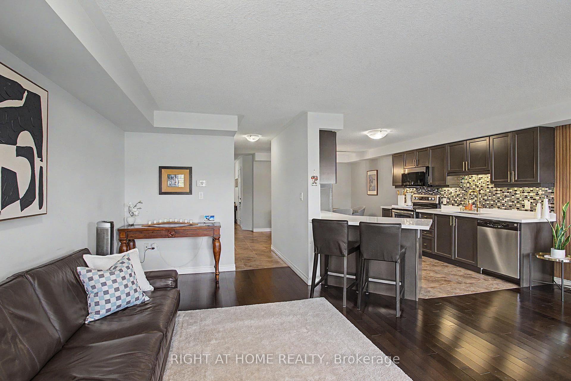 262 Pinehill Drive photo 9