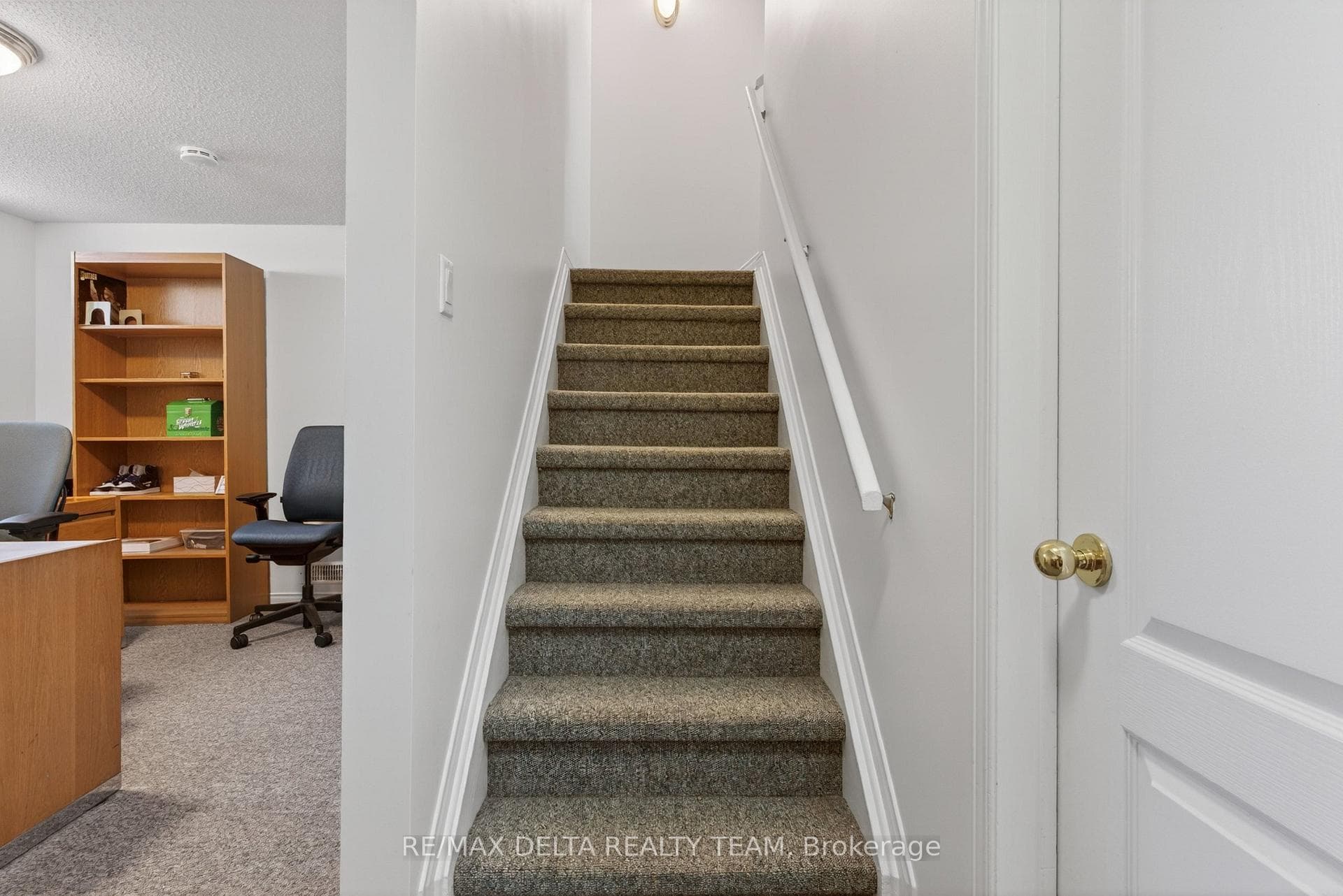 664 Thicket Way photo 35