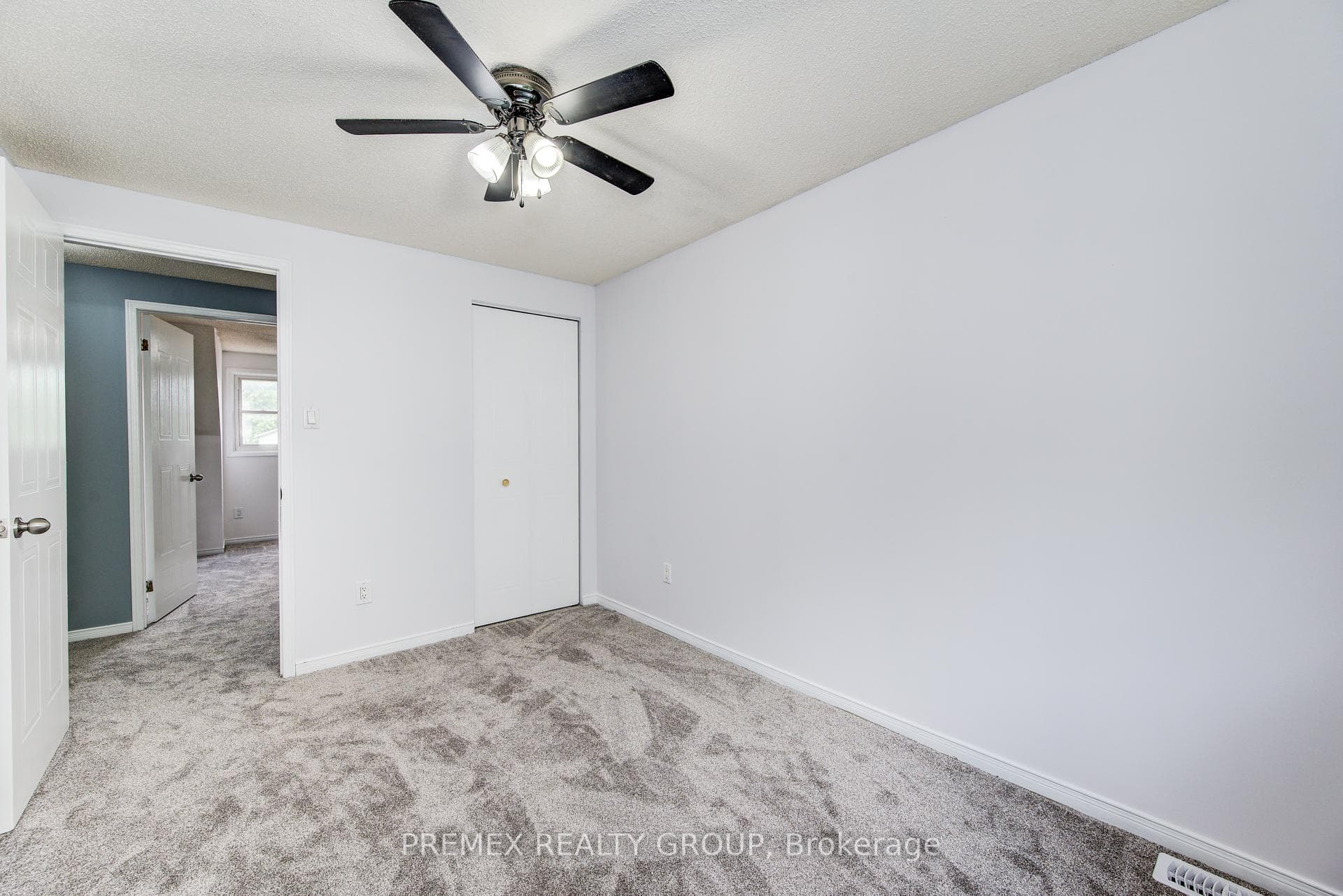 953 Elgin Street photo 25