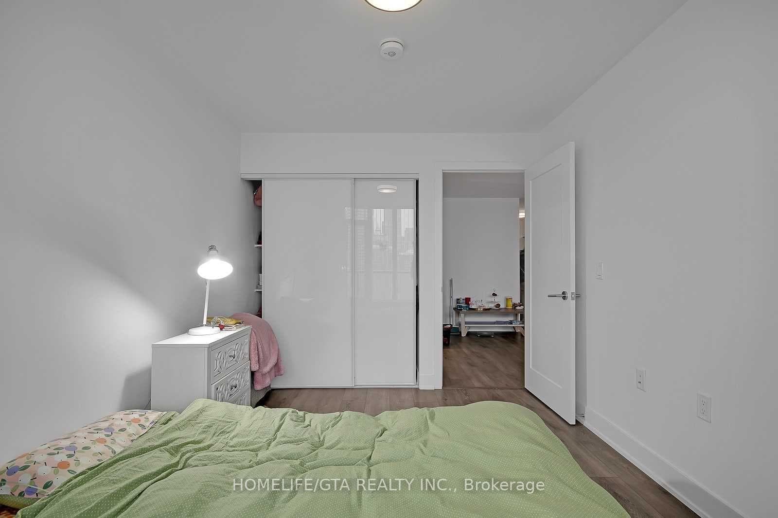 575 Bloor Street Unit 511 photo 21