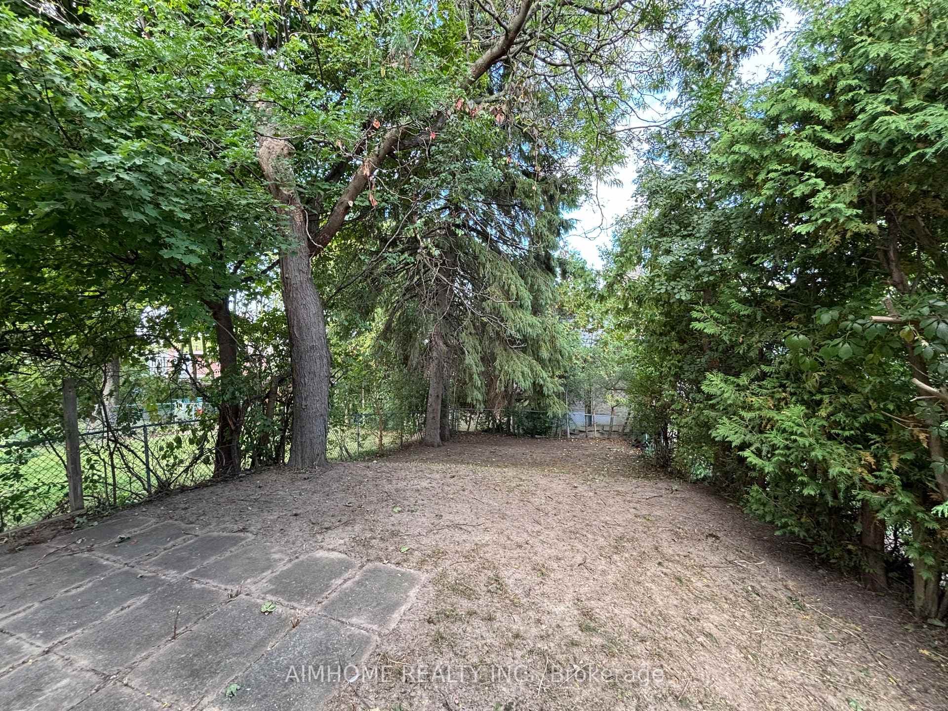 29 Snowshoe Crescent photo 8