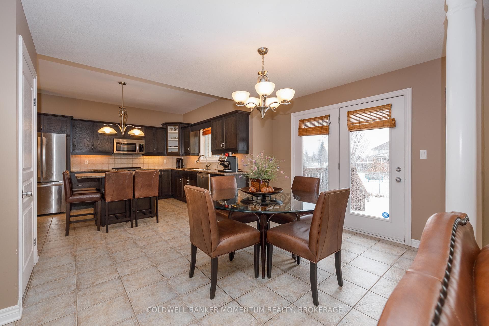6838 COURTNEY Crescent photo 16