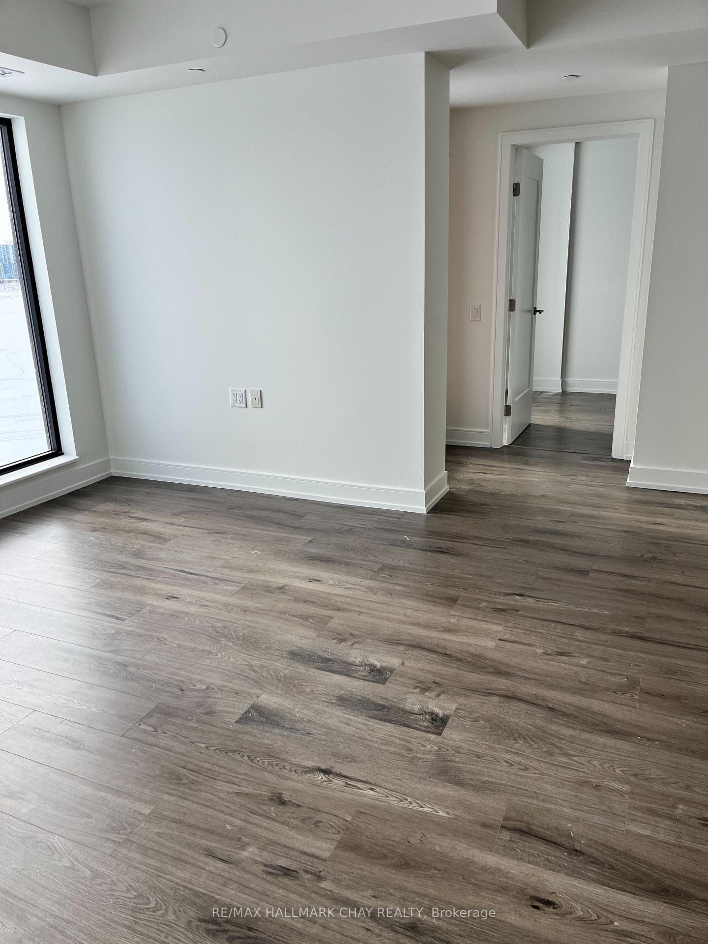 185 Dunlop Street Unit 702 photo 5