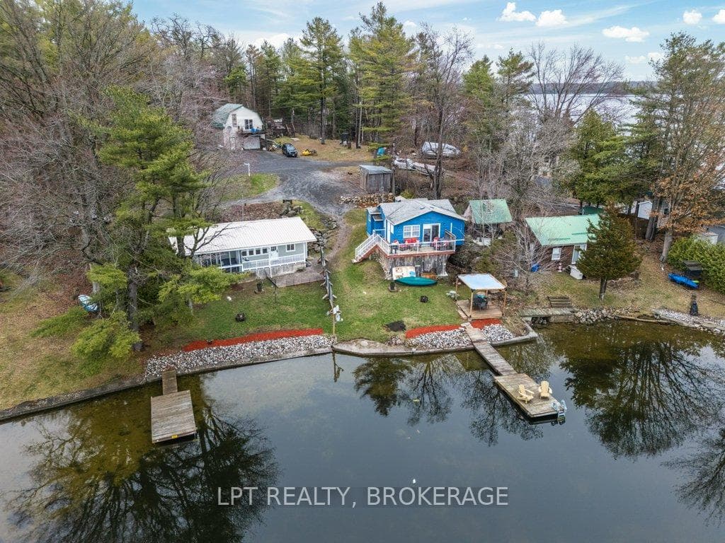 Beautiful Waterfront Retreat