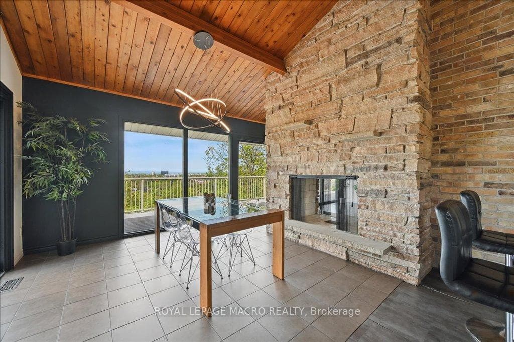 33 Leslie Drive photo 16