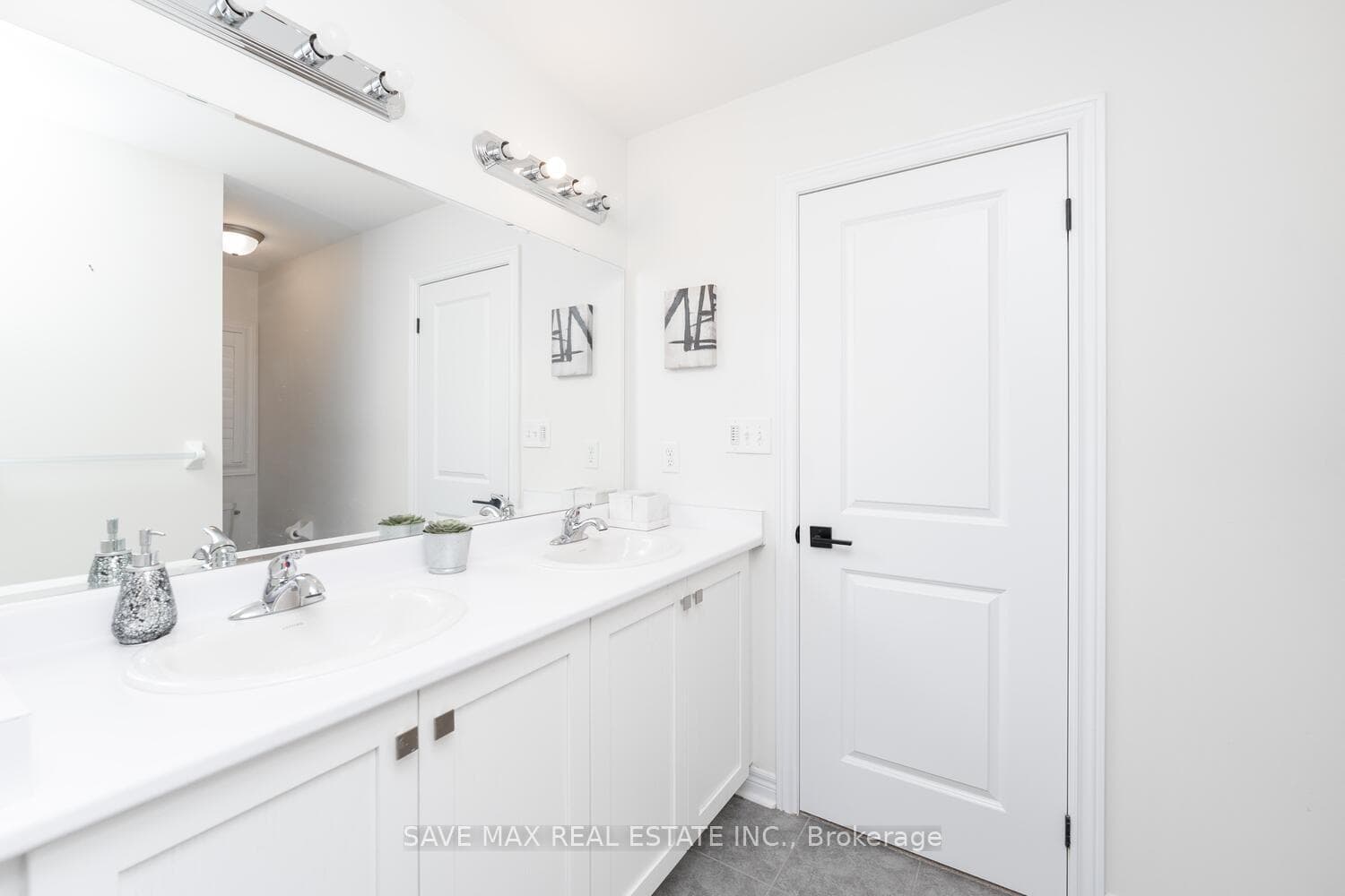 56 Farringdon Crescent photo 19