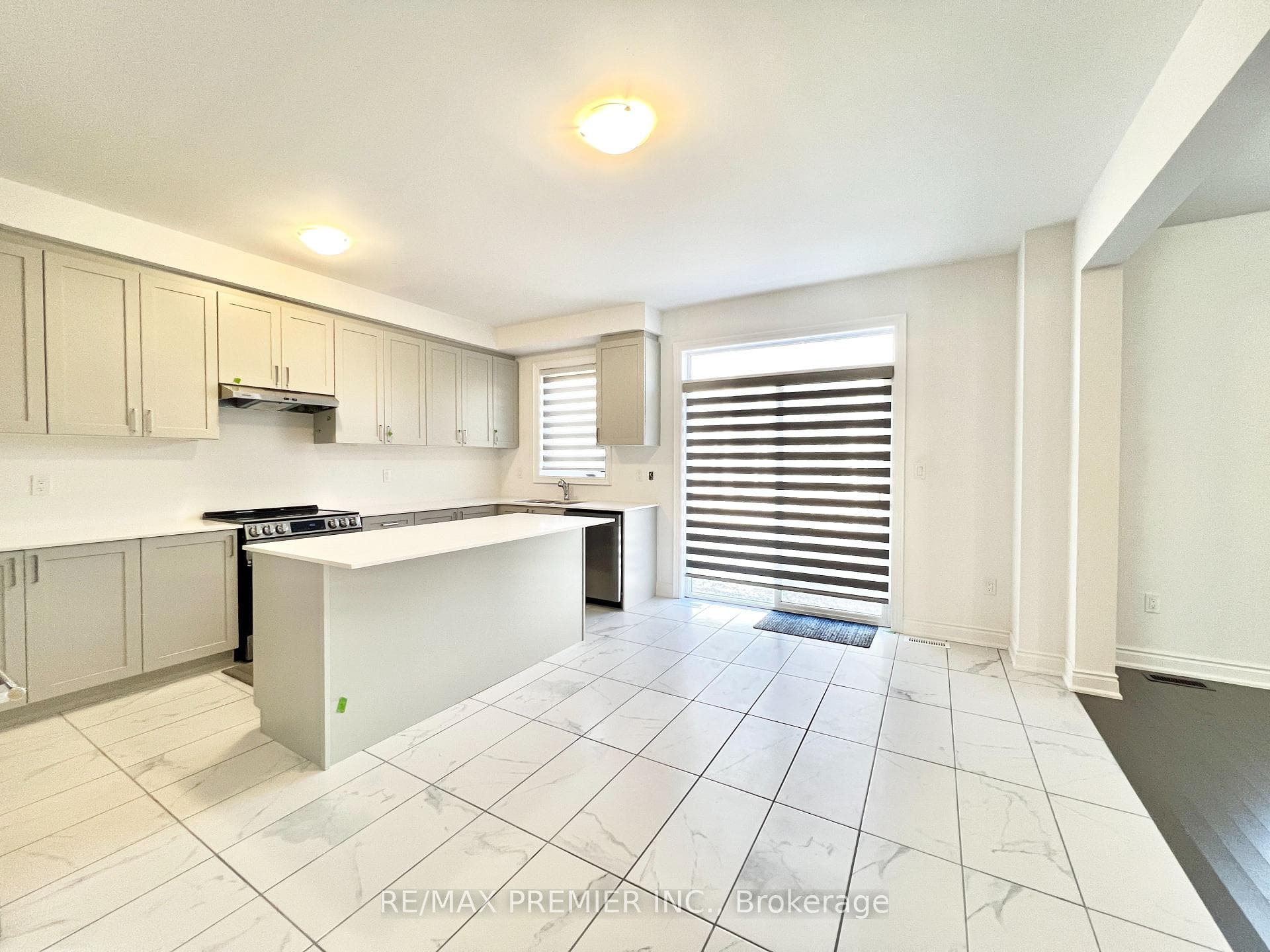 32 Amber Drive photo 7