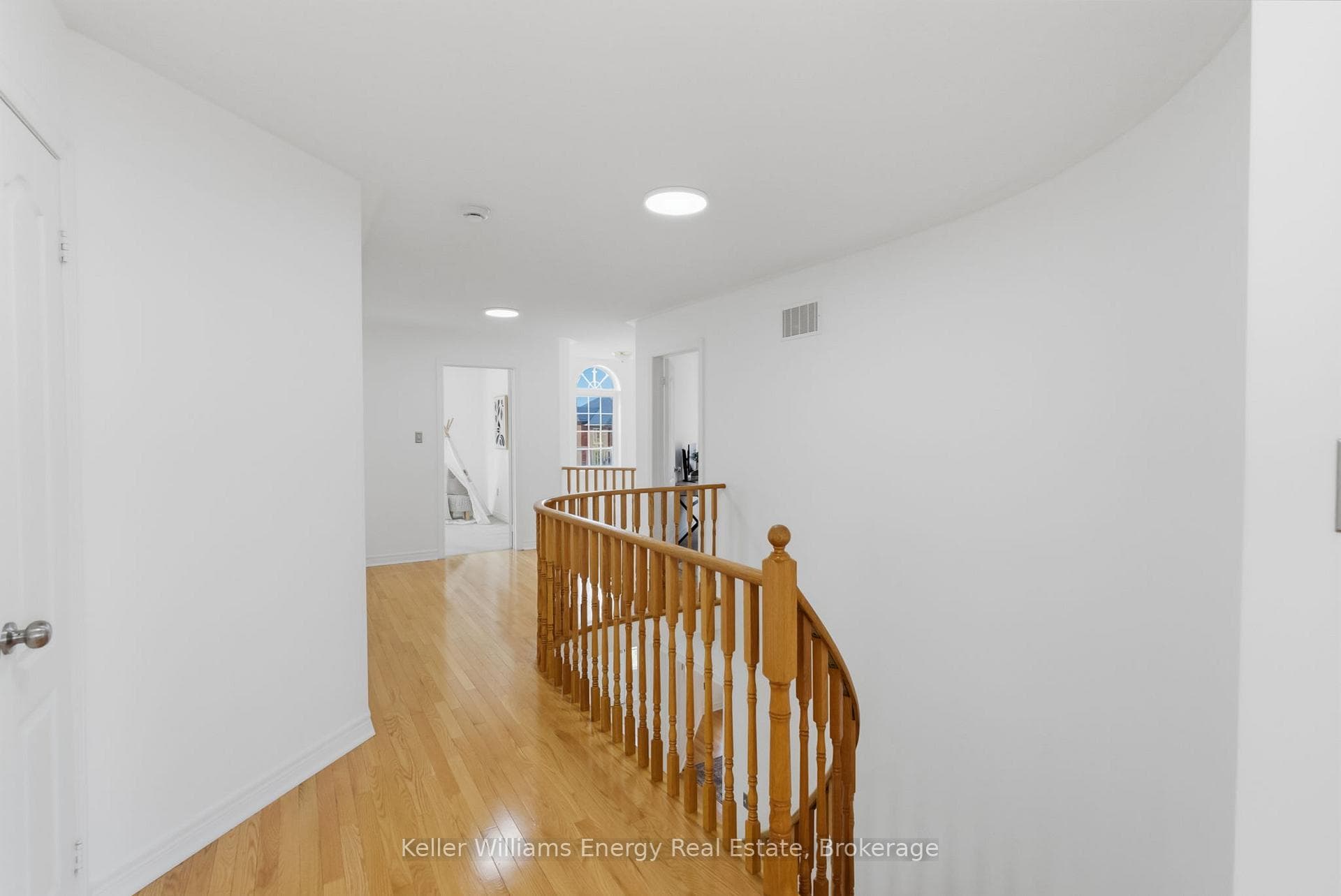 338 Dowson Loop photo 25