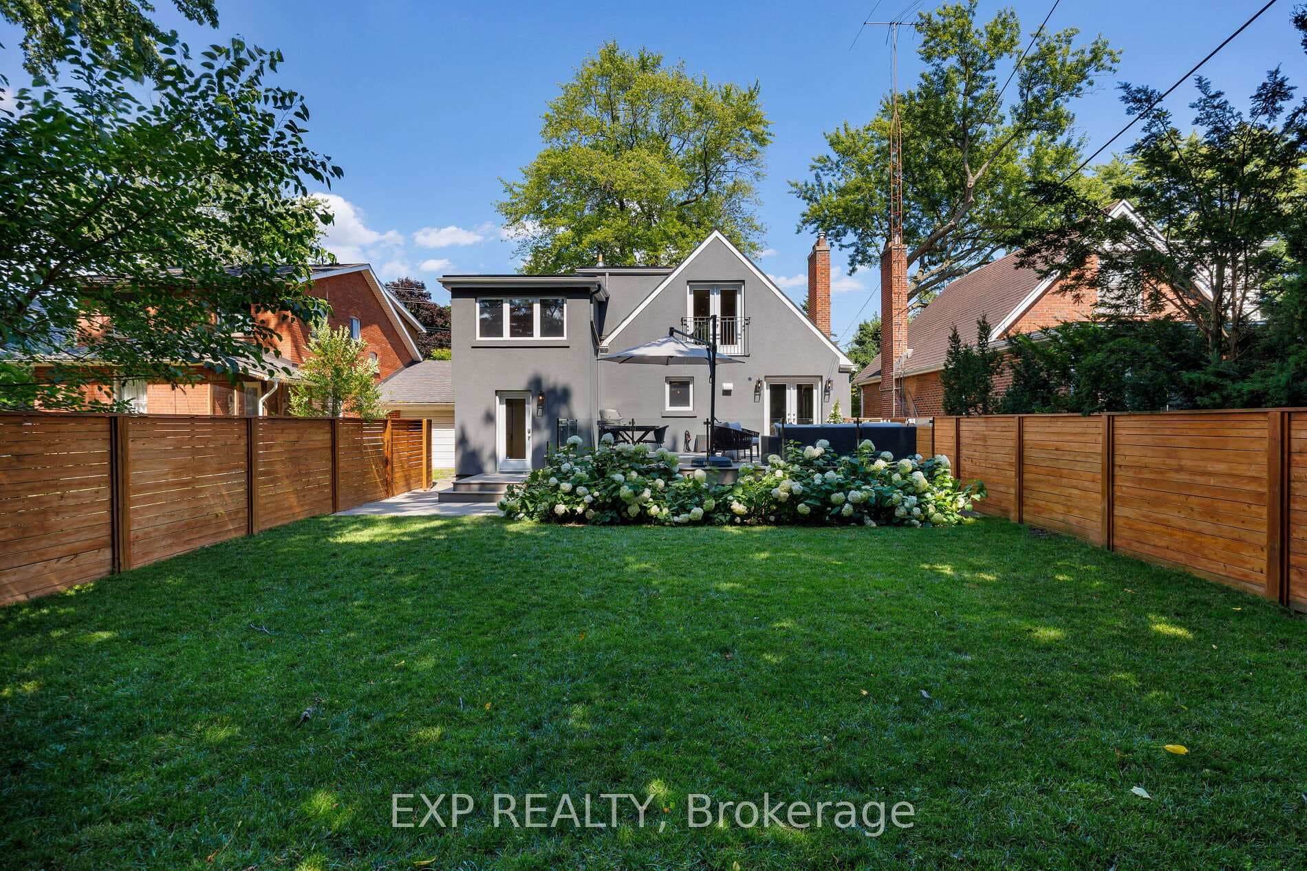 870 Royal York Road photo 26