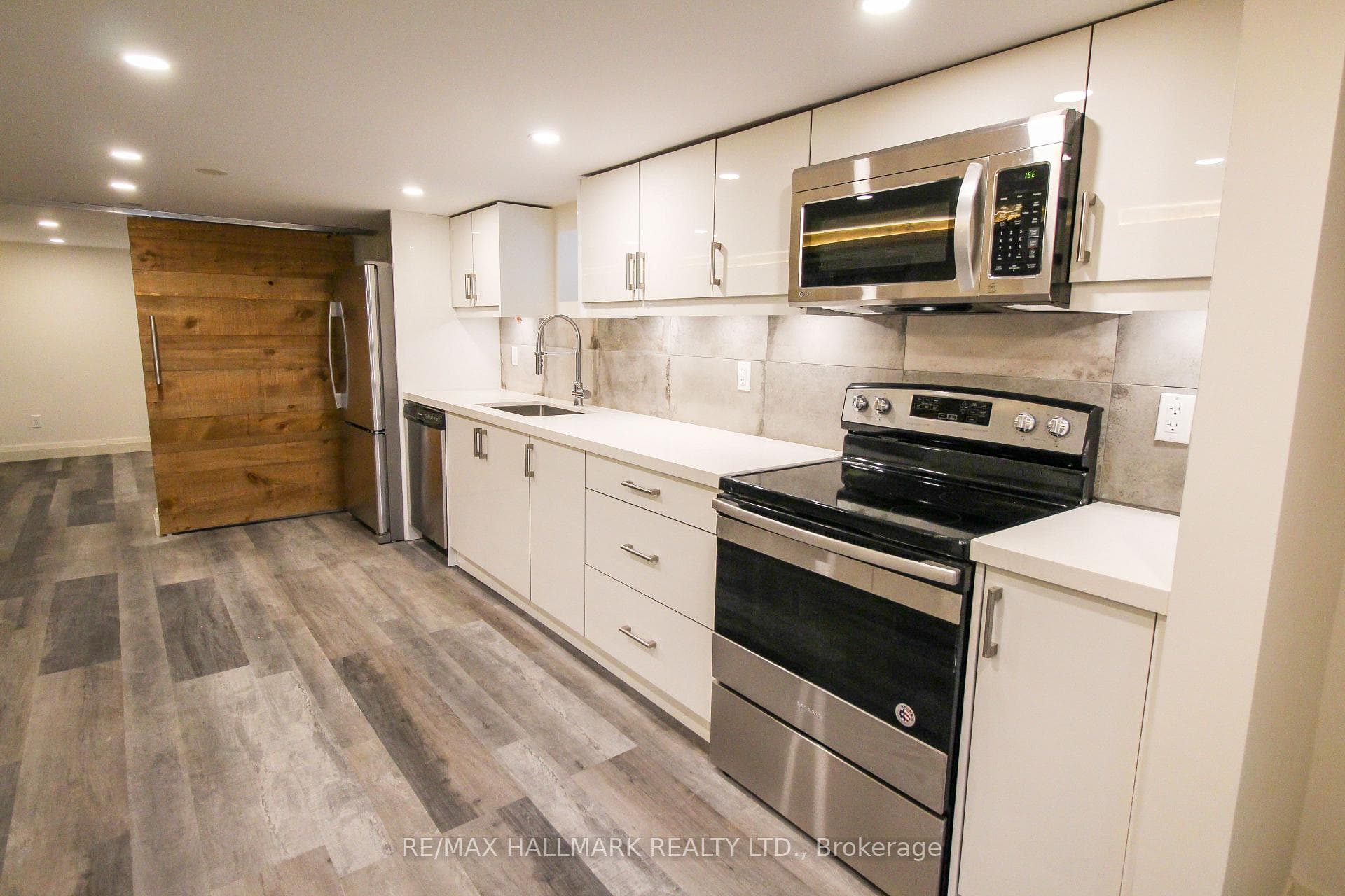371 St Clarens Avenue Unit BSMT photo 9