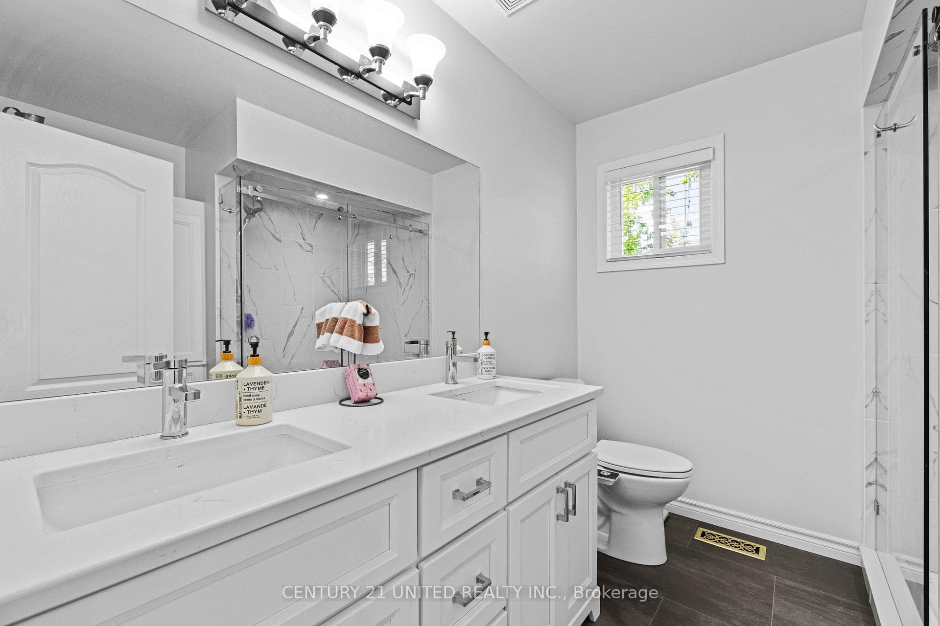 909 Wentworth Street Unit 15 photo 40