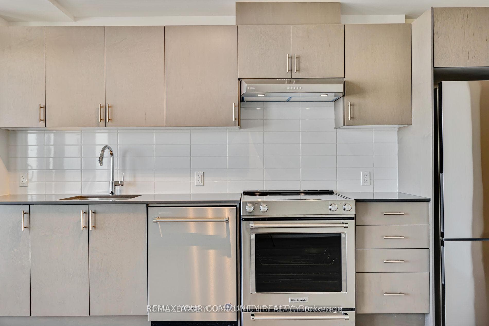 8960 Jane Street Unit 429 photo 15
