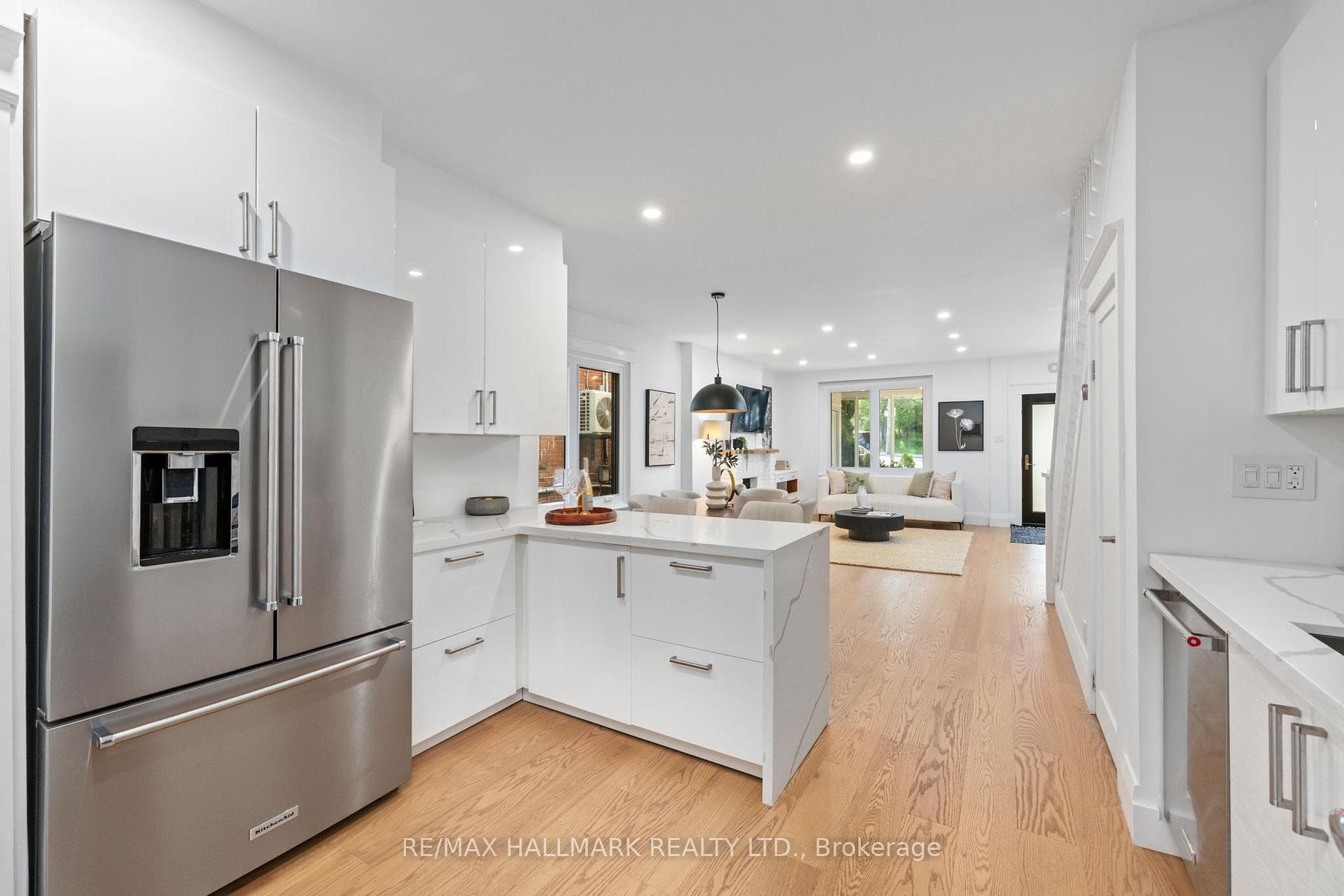 424 Kingston Road photo 14