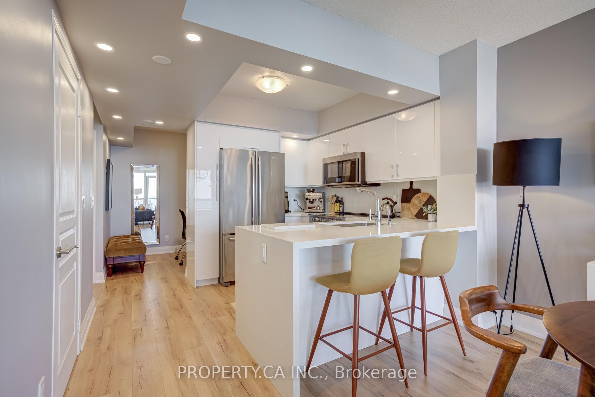 2230 Lake Shore Boulevard Unit 1501 photo 2
