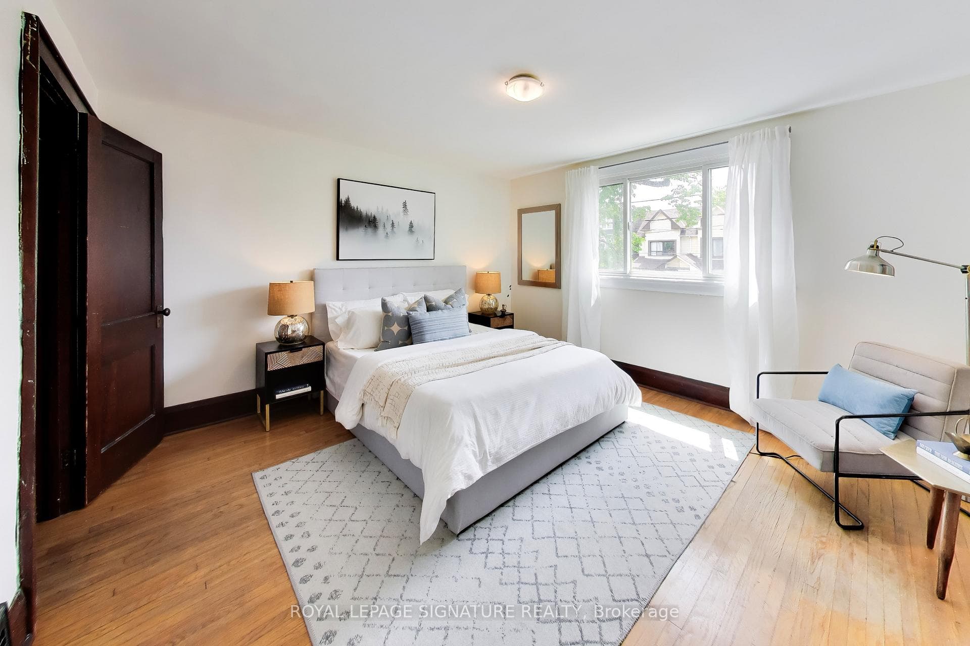 2102 Gerrard Street photo 9
