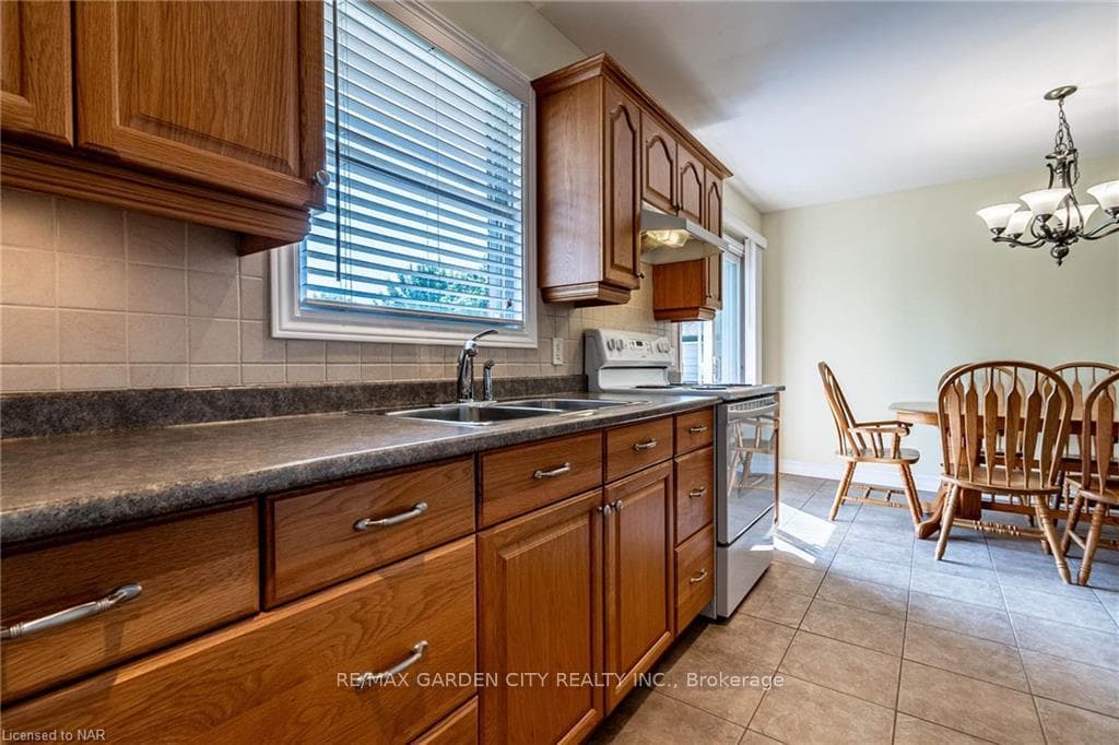 50 Woodelm Drive photo 15