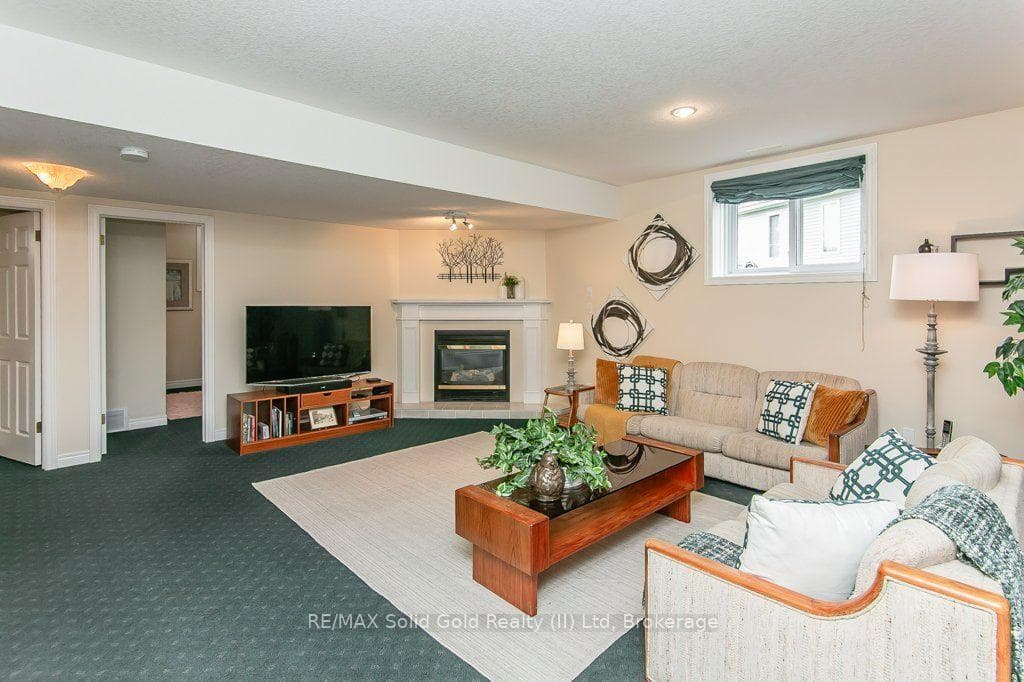 77 Lawrence Street photo 30