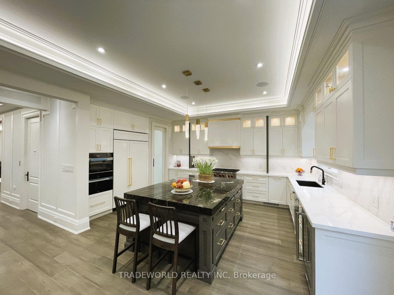 90 Fred Varley Drive photo 9