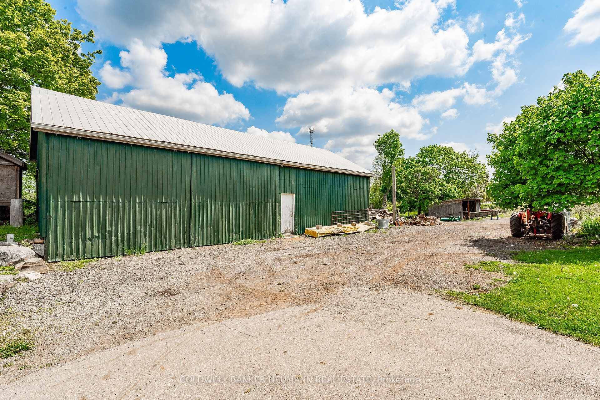 4407 Victoria Road photo 24