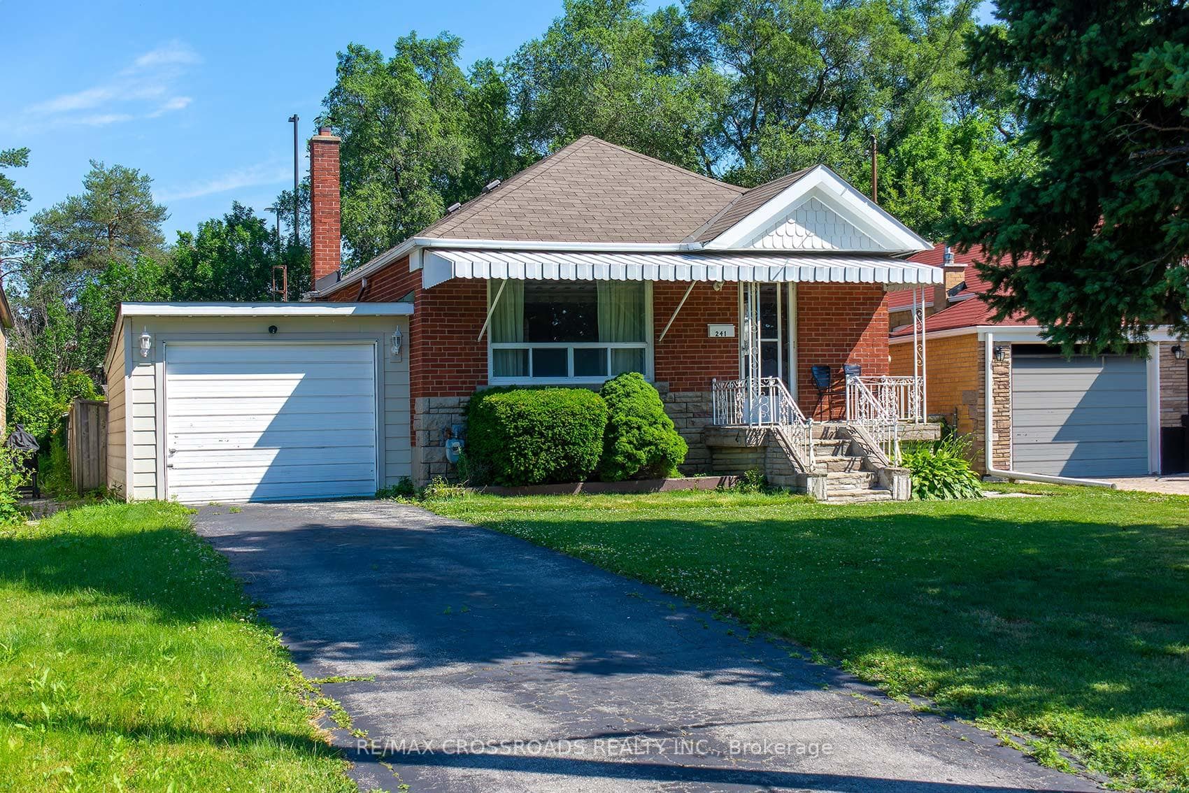 241 Ellington Drive photo 1