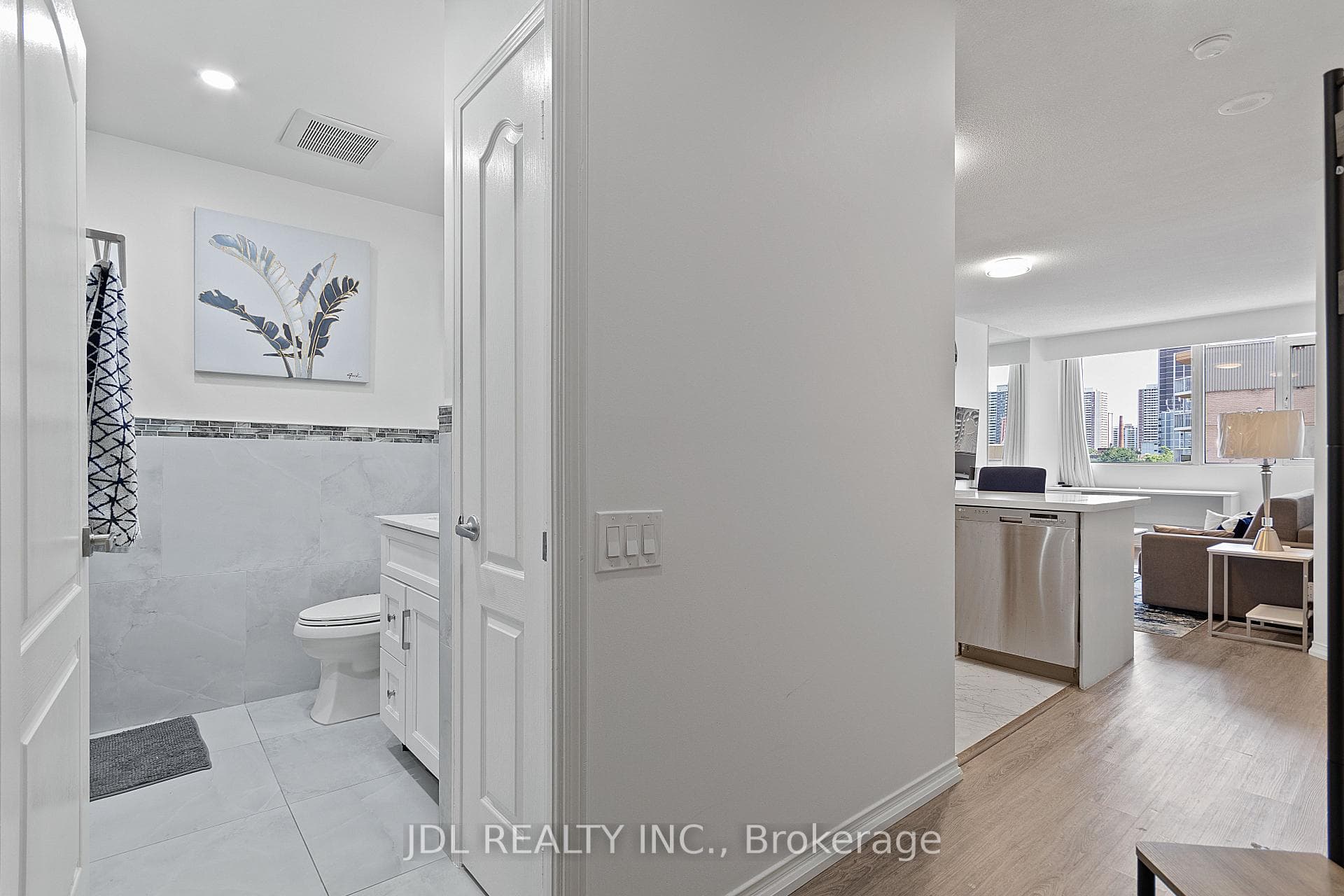 555 Yonge Street Unit 510 photo 26