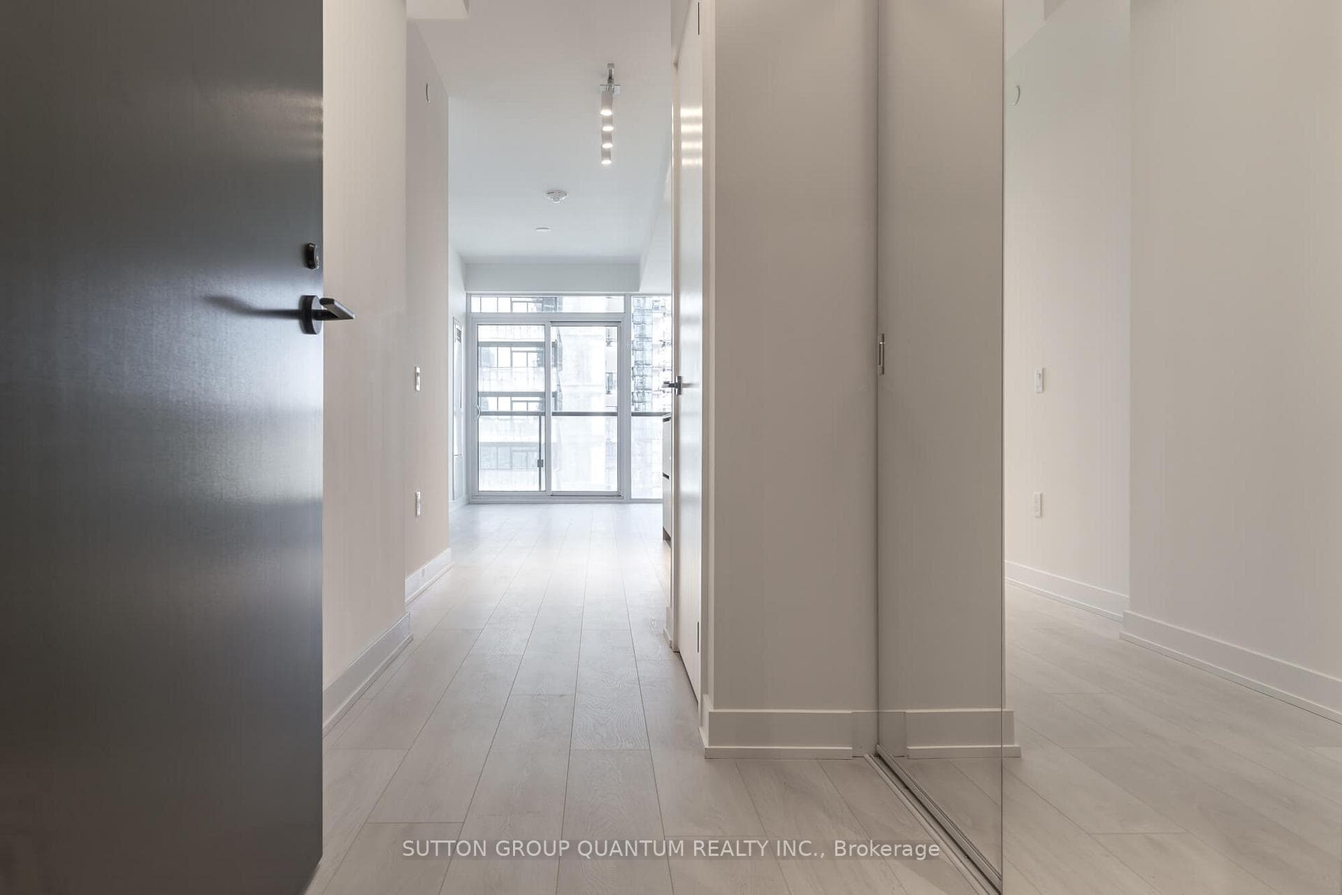 117 Broadway Avenue Unit 2204 photo 2