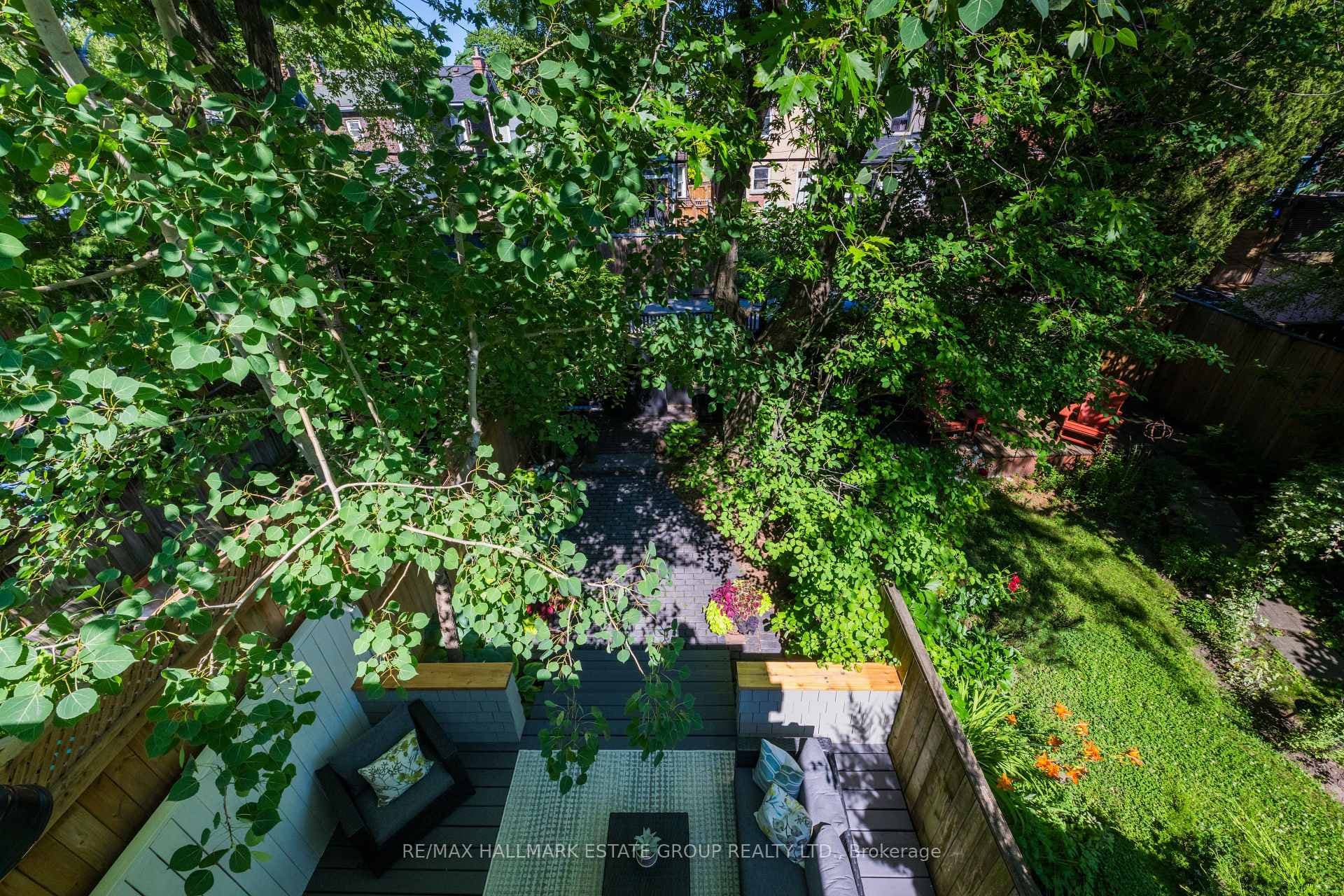 23 Brooklyn Avenue photo 32