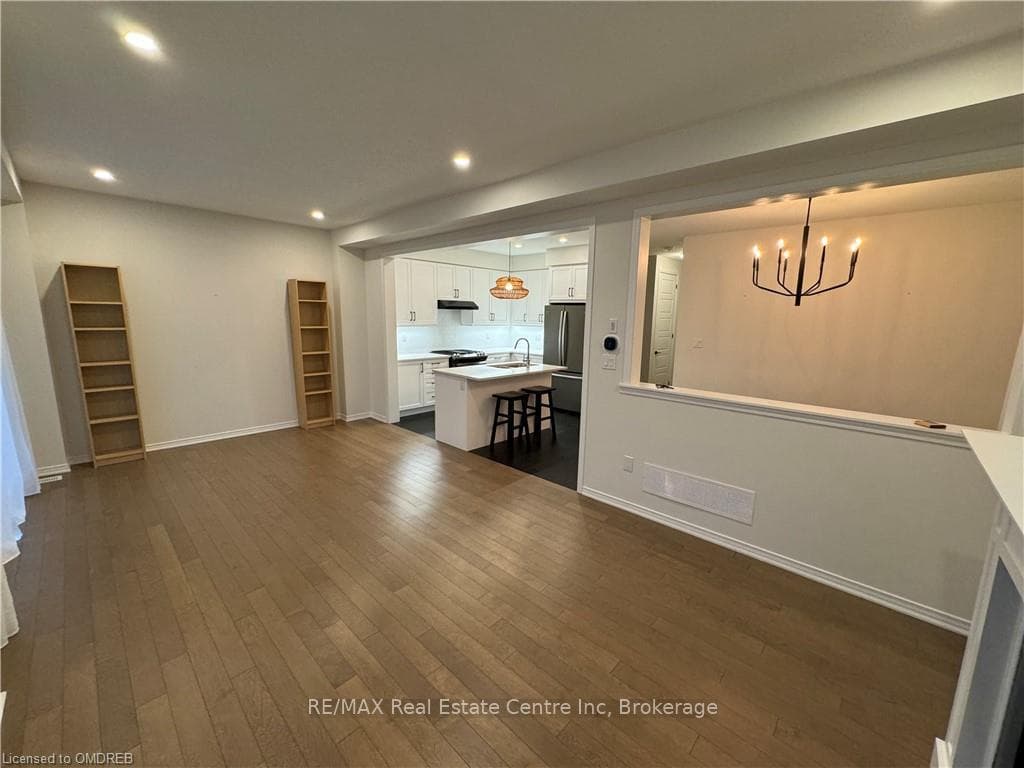 216 KINSMAN Drive photo 7