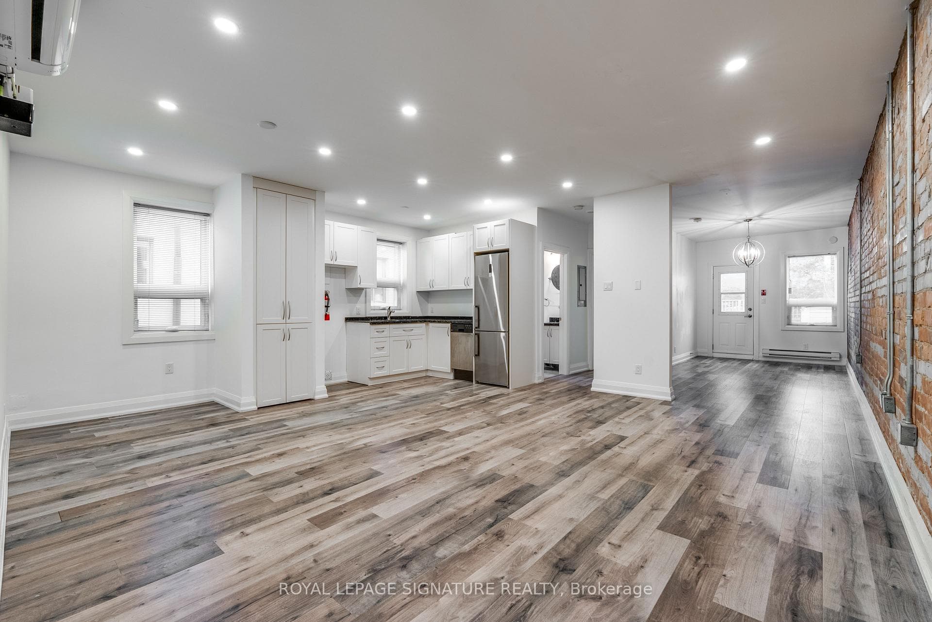 421 Danforth Avenue Unit 2 photo 1
