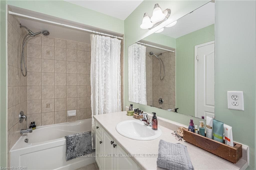 1035 Victoria Road Unit 16 photo 17