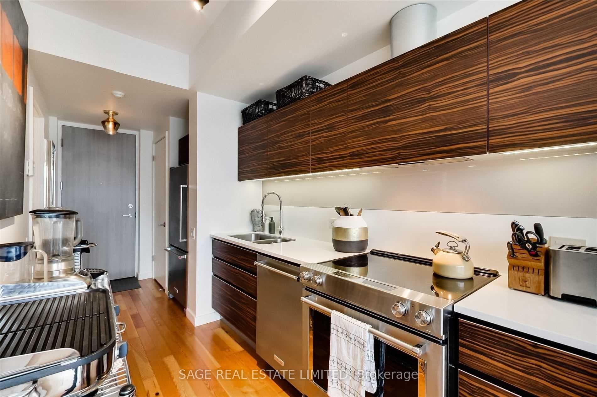 70 Distillery Lane Unit 2408 photo 10