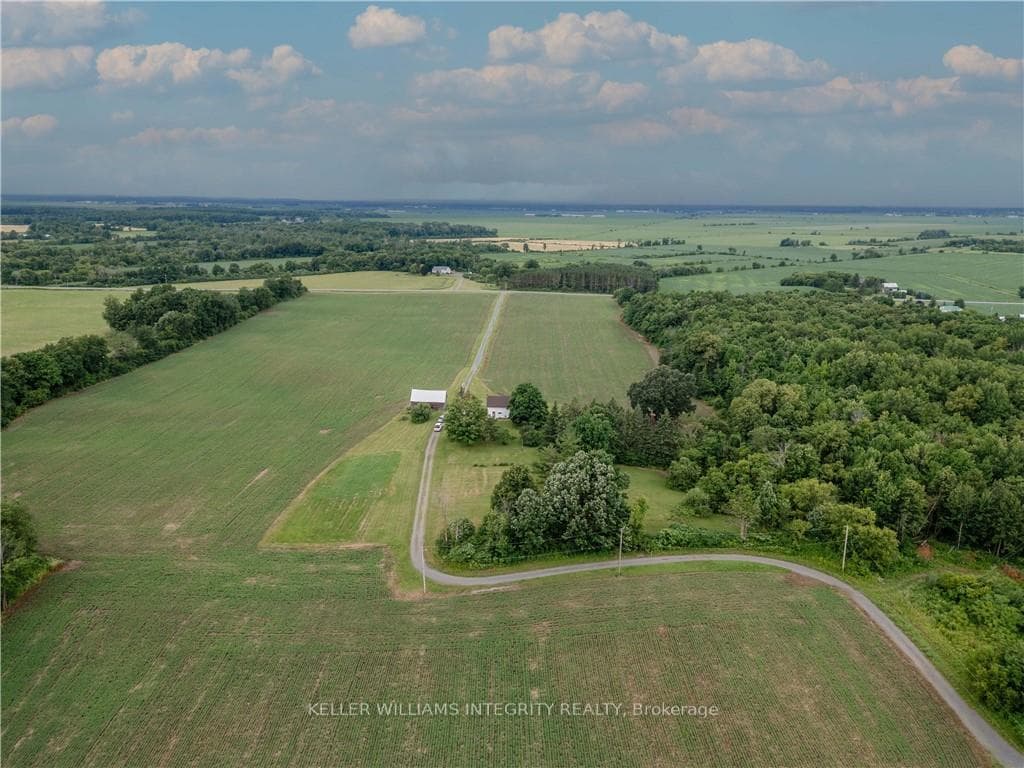 596 SKYE Road photo 6