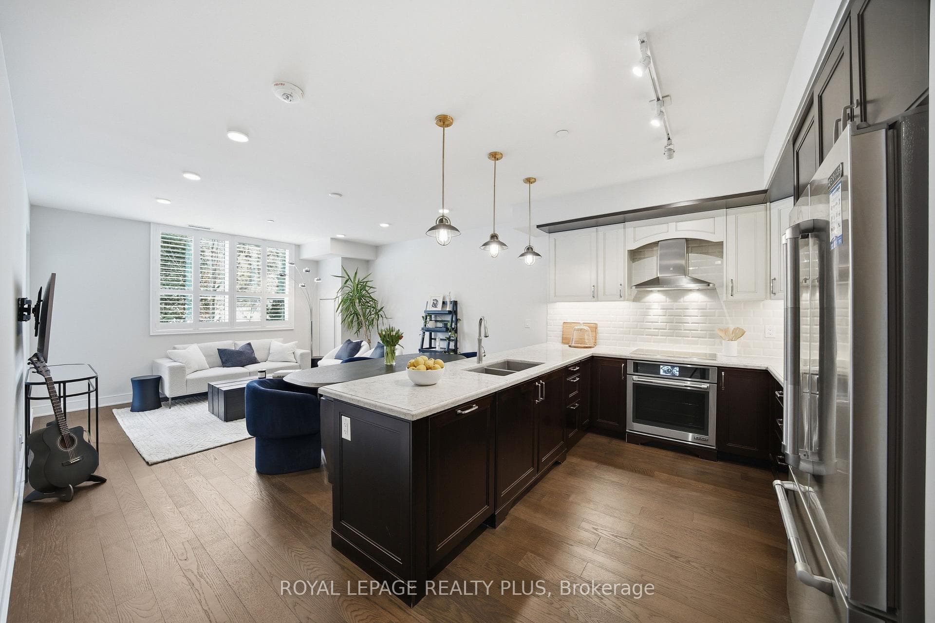 1575 Lakeshore Road Unit 117 photo 9