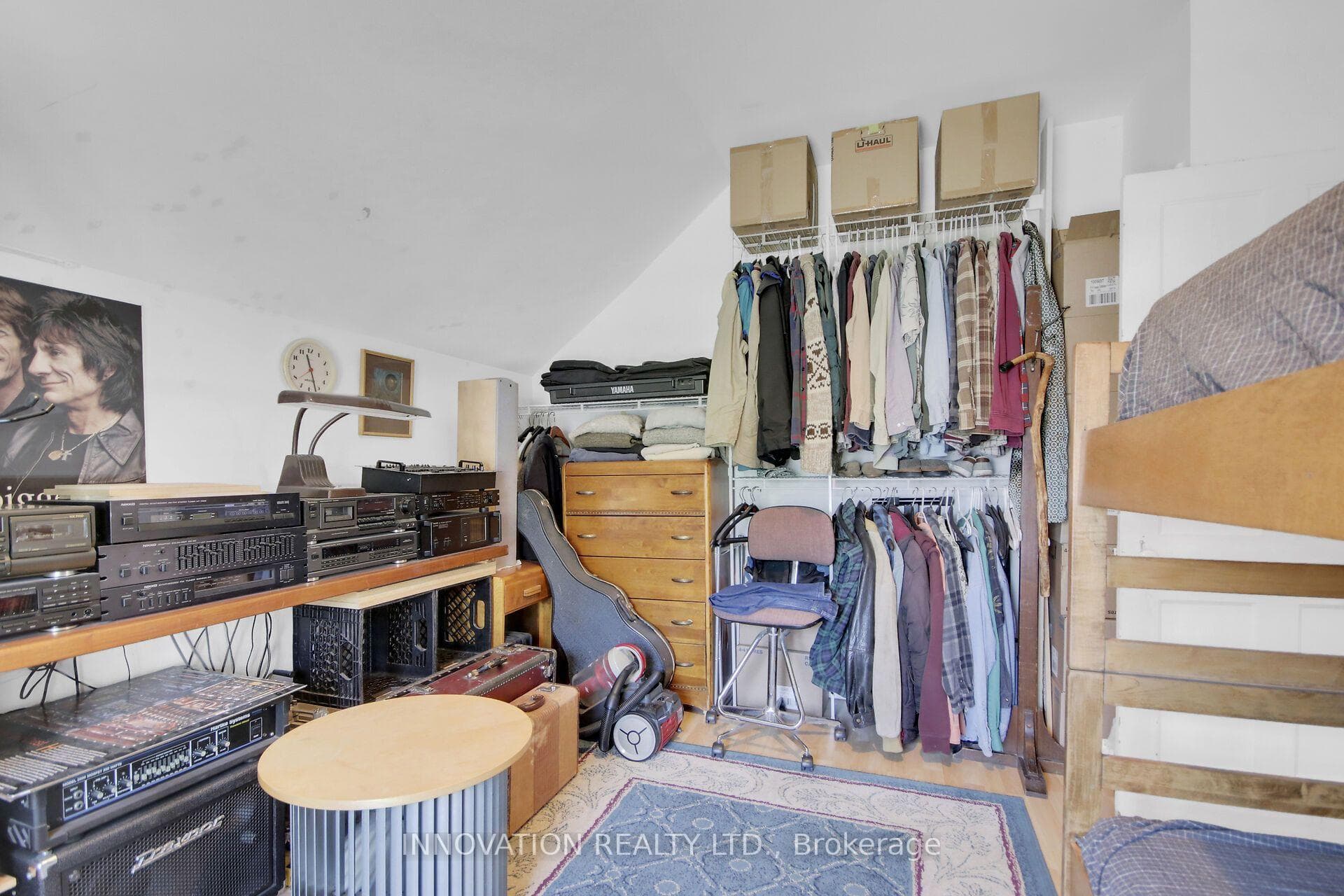 2158 Dundas Street photo 29