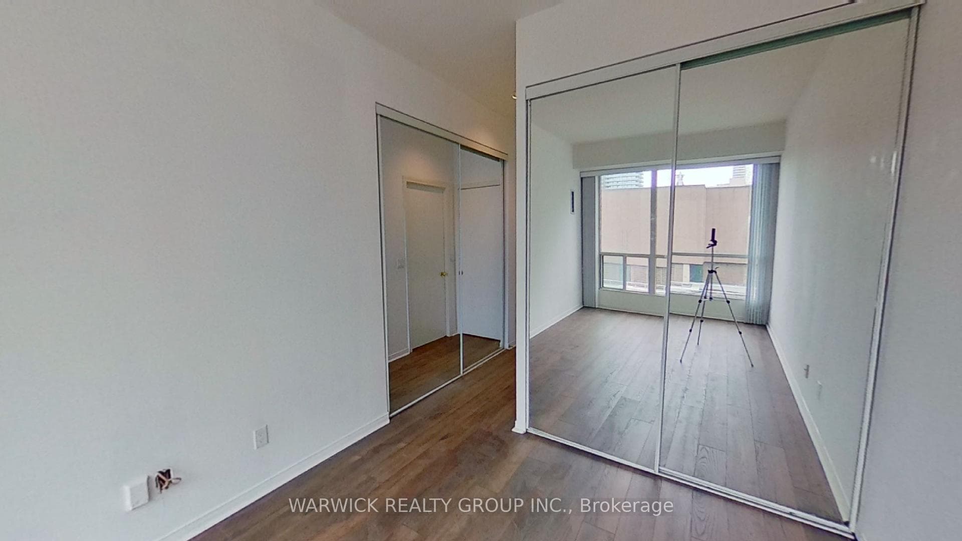7 King Street Unit 2210 photo 11