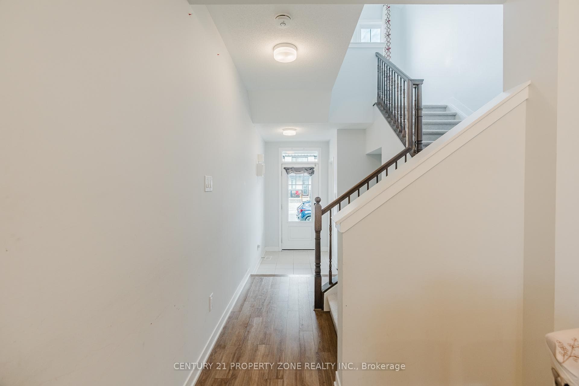 1060 Curraglass Walk photo 6