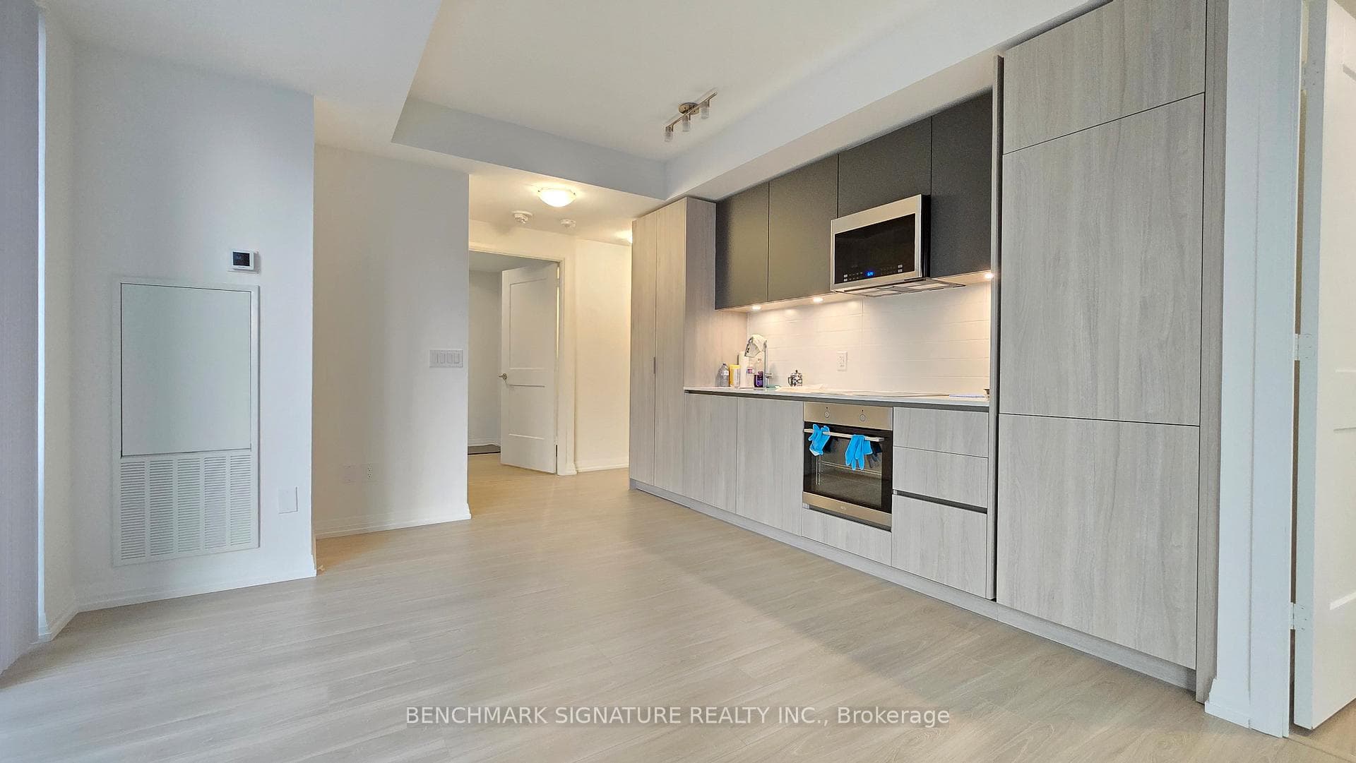 8 Widmer Street Unit 4603 photo 15