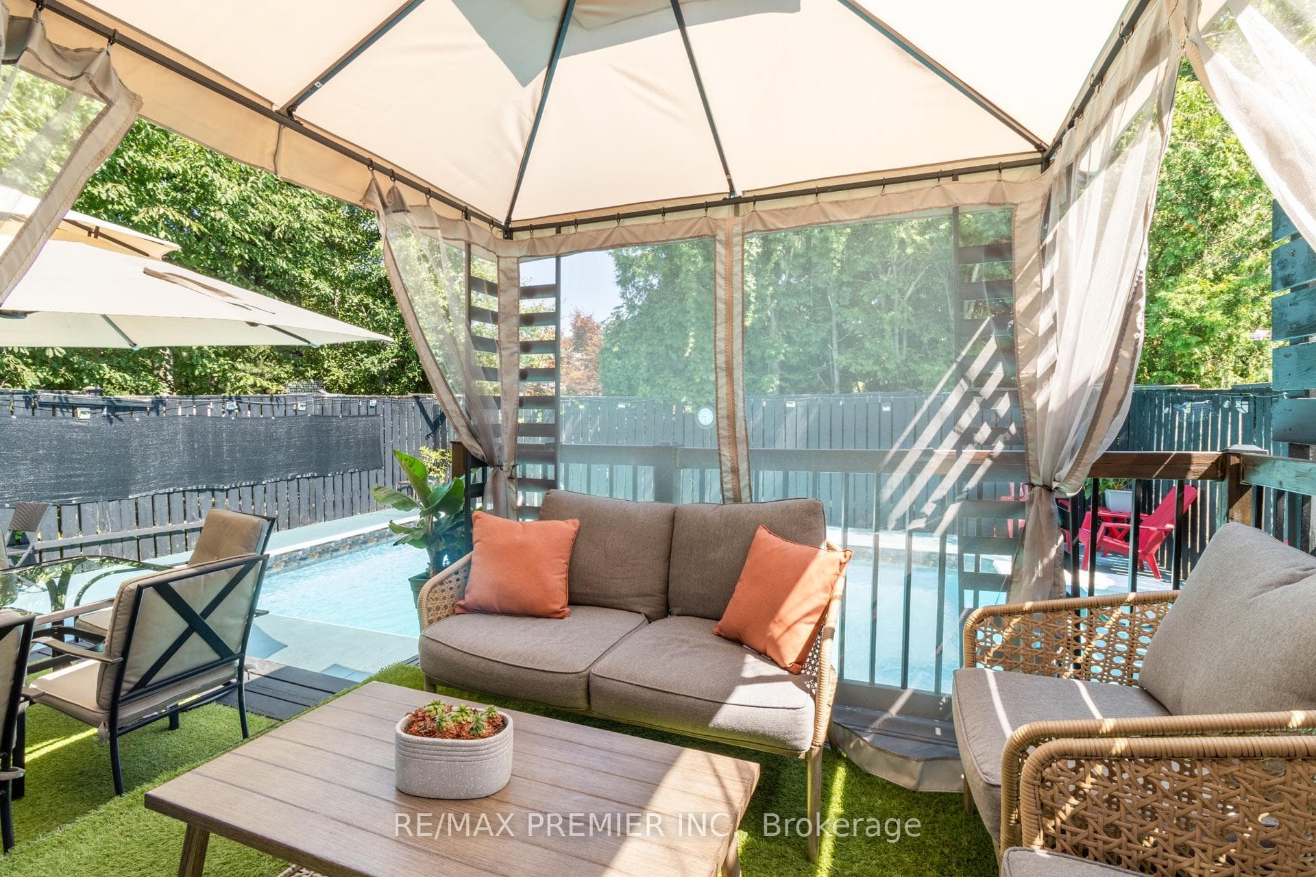 26 Ecclestone Drive photo 40