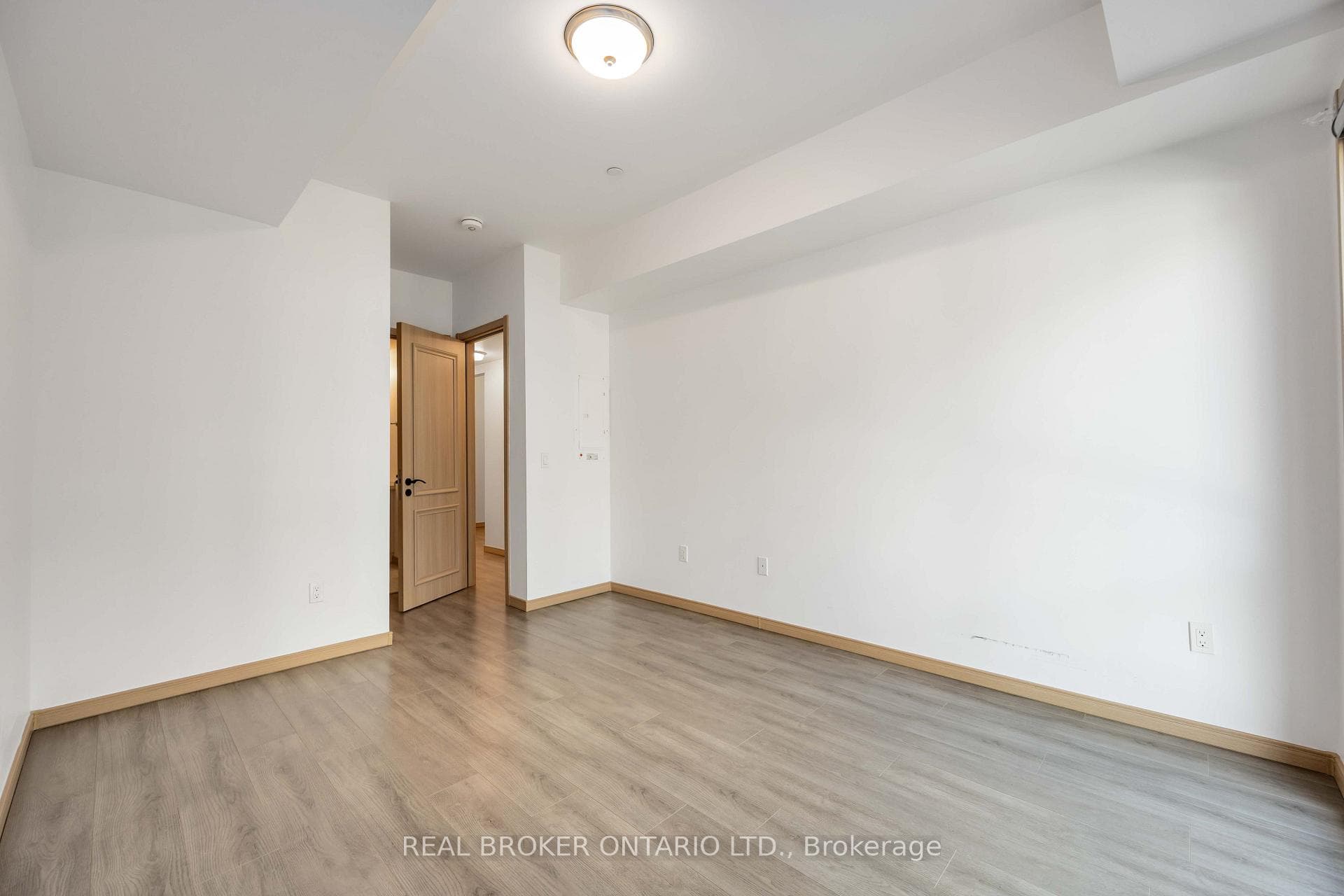 200 Chester Le Boulevard Unit D205 photo 15