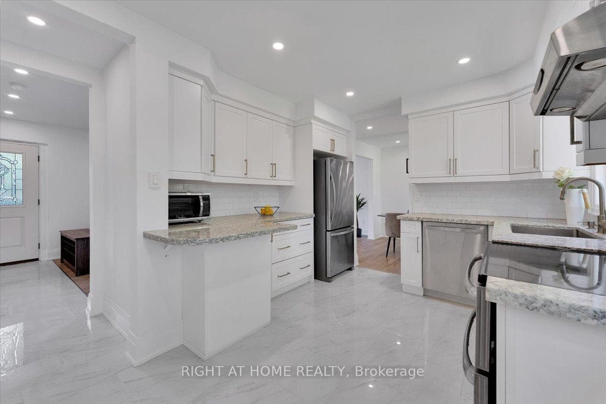 1108 Kipling Avenue photo 12
