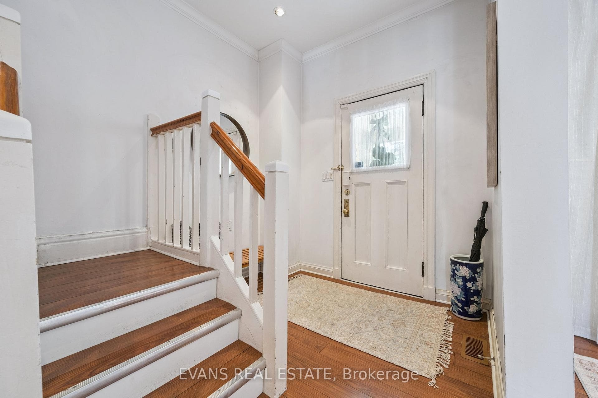 46 Alcina Ave Bright Foyer