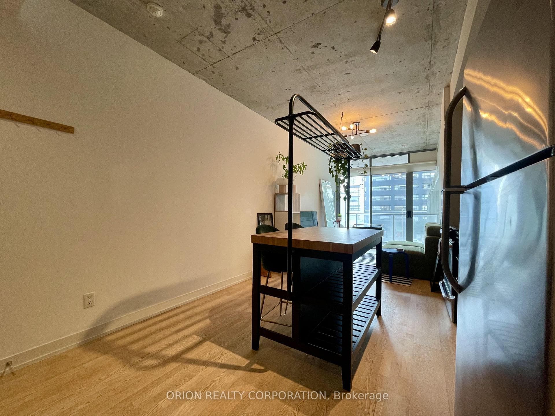 650 King Street Unit 302 photo 11