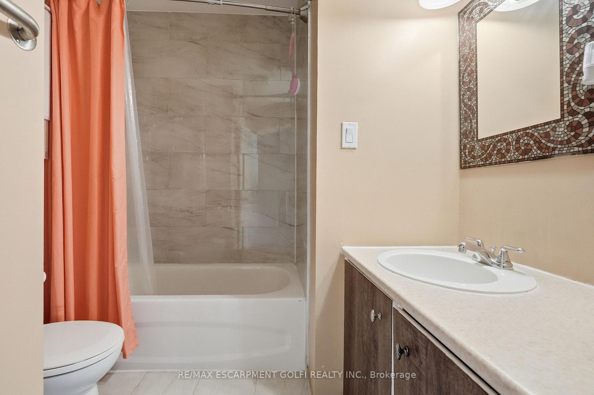 63 Fonthill Road Unit 14 photo 21